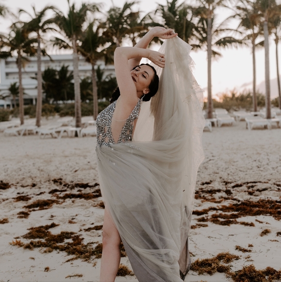 Meet your Posher, Gina. - Picture 3 of 3